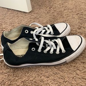Low top black converse